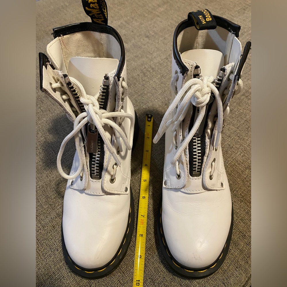 1460 WOMEN'S DOUBLE ZIP LEATHER LACE UP BOOTS SIZE 6